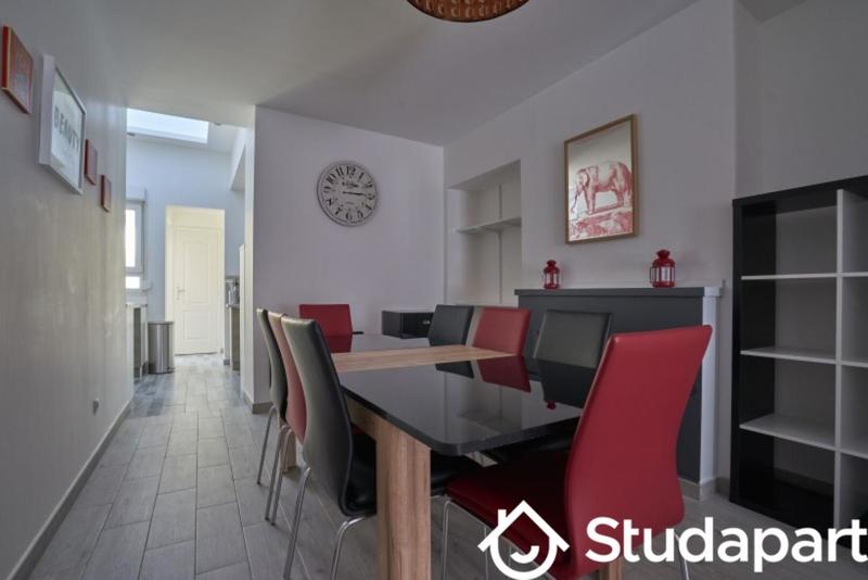 Chambre - 9 m² - 1 pièce