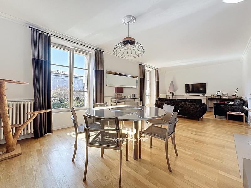 Appartement - 106 m² - 4 pièces