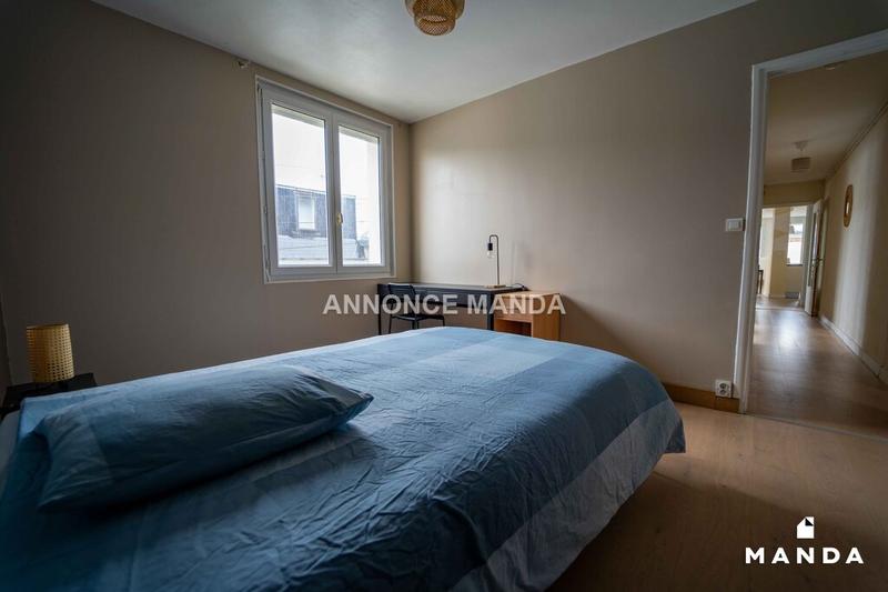 Chambre - 10 m² - 6 pièces