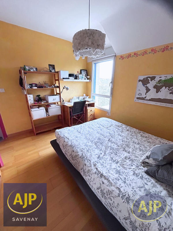 Maison - 200 m² - 9 pièces