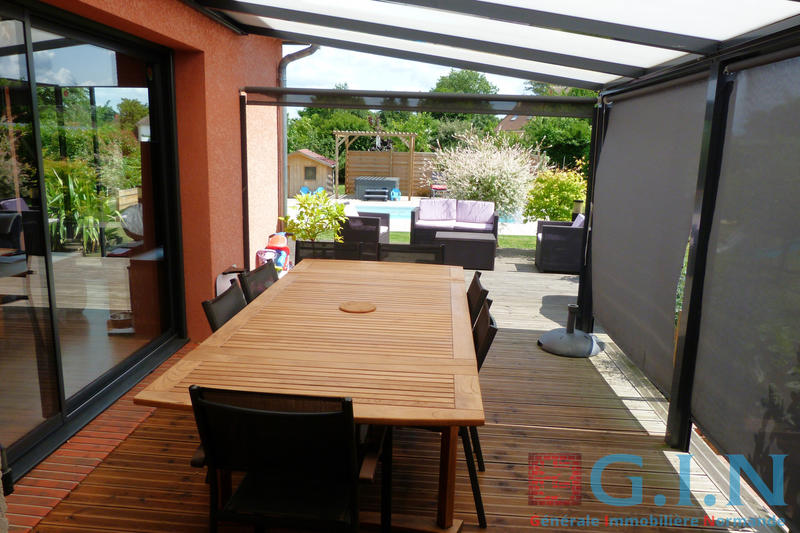 Maison - 213 m² - 10 pièces