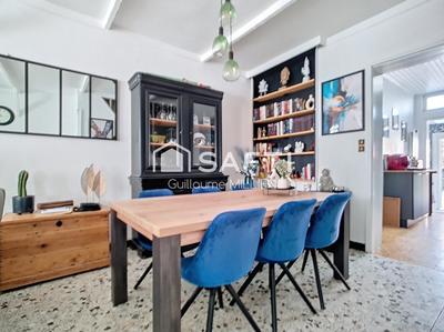 Maison - 90 m² - 5 pièces