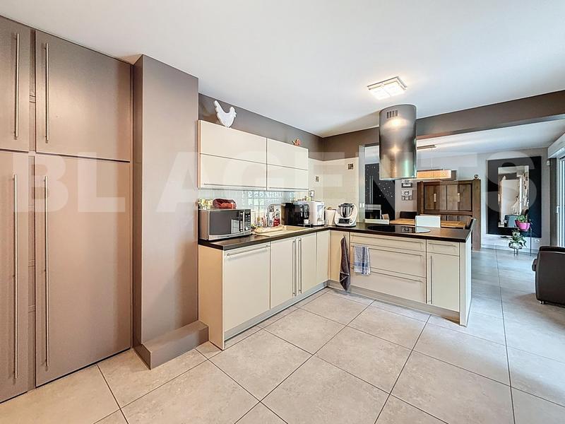 Maison contemporaine - 153 m² - 10 pièces