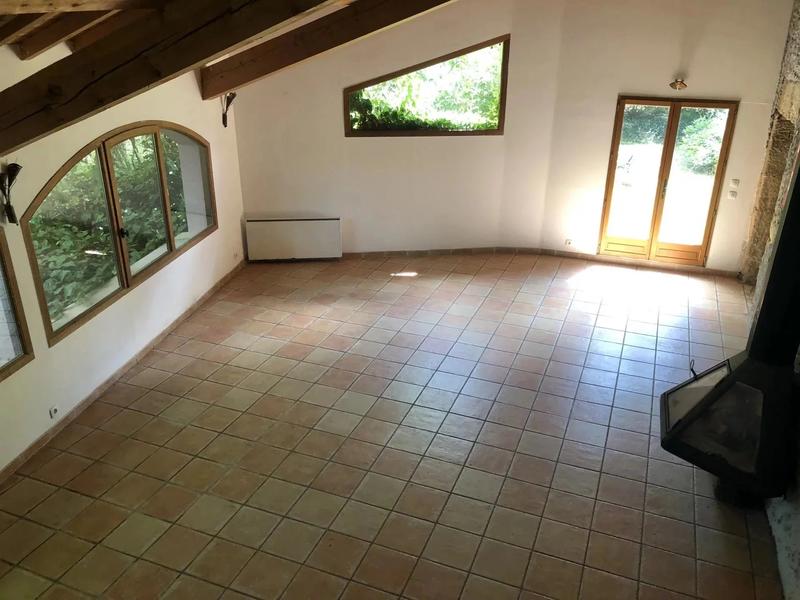 Maison - 235 m² - 5 pièces