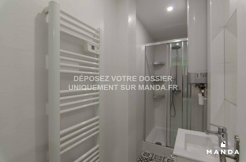 Chambre - 80 m² - 6 pièces