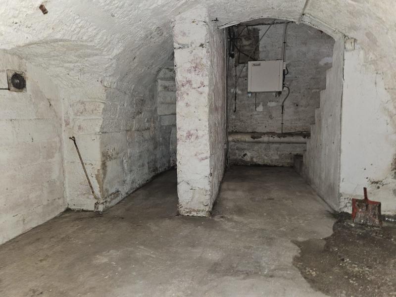 Magasins - 98 m² - 2 pièces