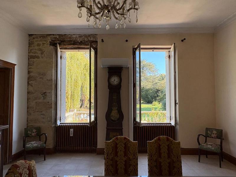 Maison - 210 m² - 6 pièces