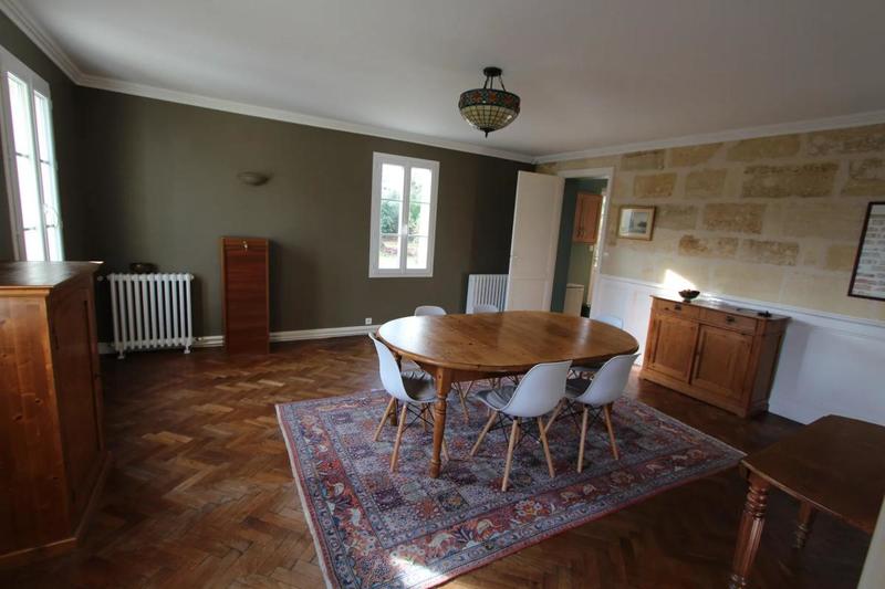 Maison en pierre - 275 m² - 11 pièces