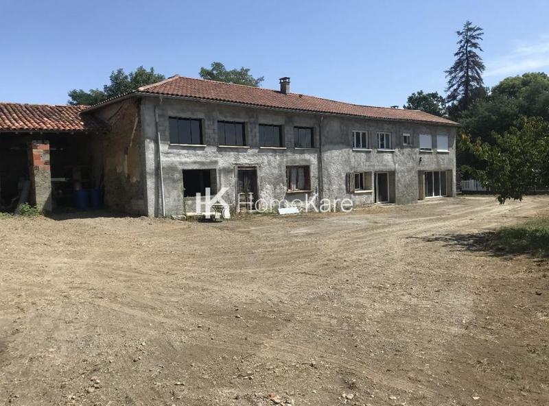 Maison - 180 m² - 5 pièces