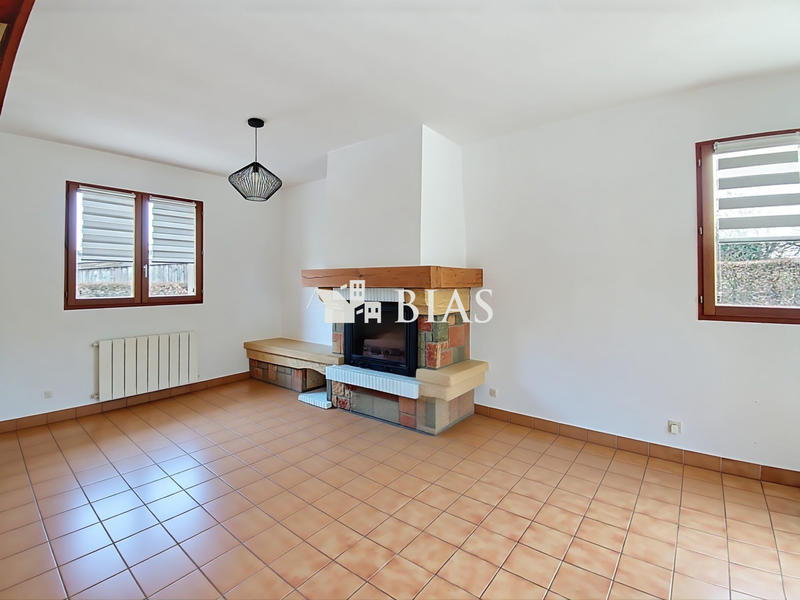 Maison - 90 m² - 6 pièces