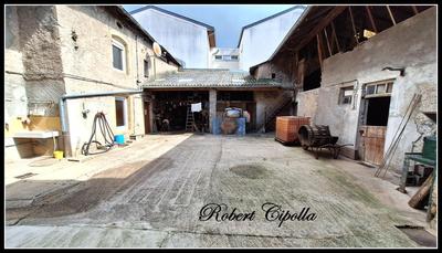 Immeuble - 1 100 m² - 18 pièces