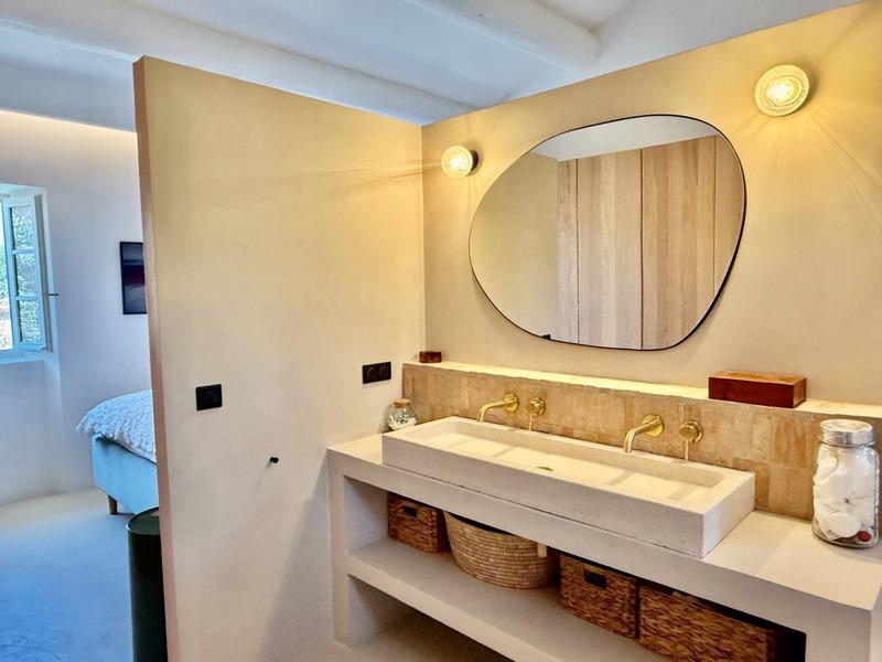 Mas - 180 m² - 6 pièces