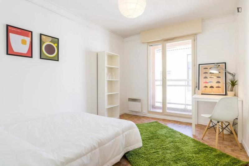 Chambre - 11 m² - 5 pièces