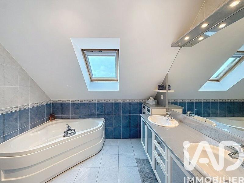 Maison - 165 m² - 7 pièces