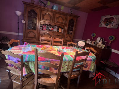 Maison - 210 m² - 8 pièces