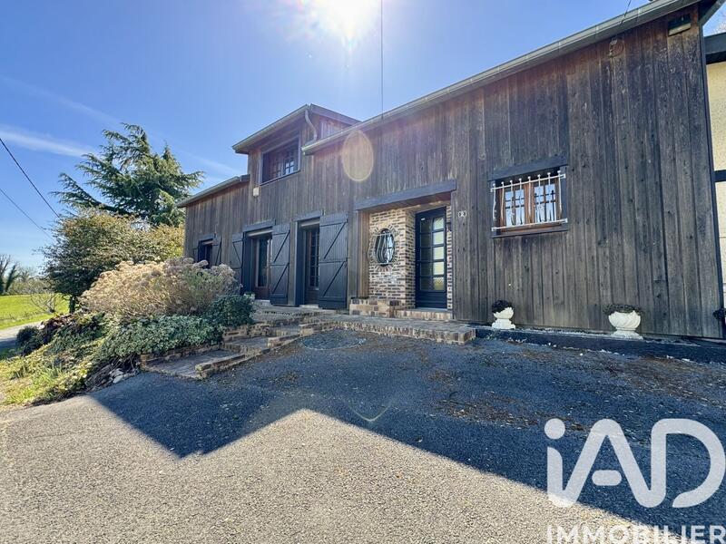 Maison - 244 m² - 8 pièces