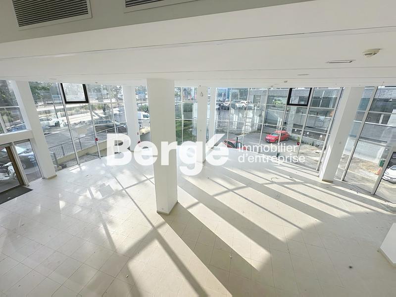 Local commercial - 1 035 m²