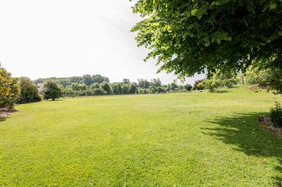 Maison - 240 m² - 8 pièces