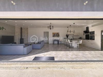 Maison - 137 m² - 4 pièces