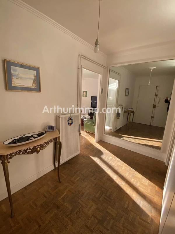 Appartement - 82 m² - 3 pièces