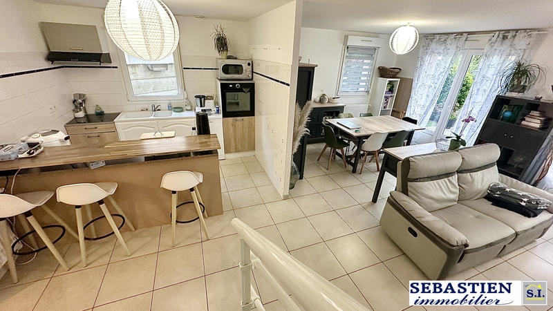 Maison - 121 m² - 6 pièces