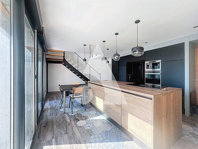 Maison - 269 m² - 8 pièces