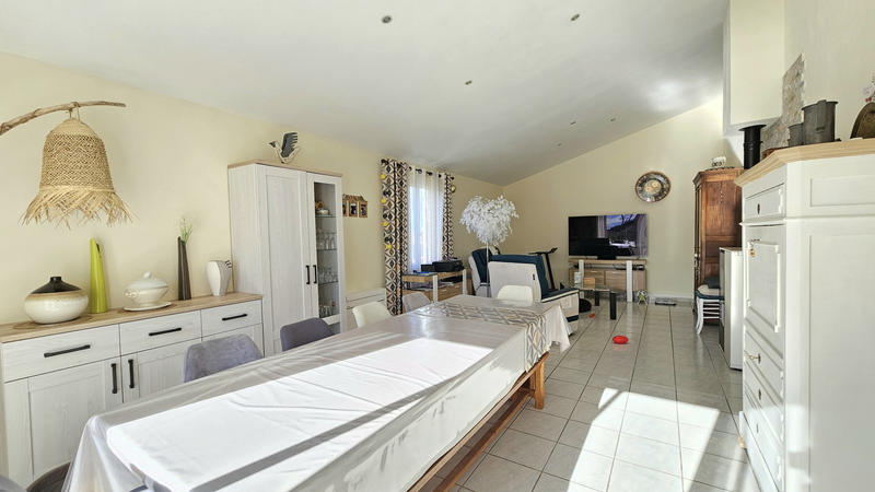 Maison - 104 m² - 4 pièces