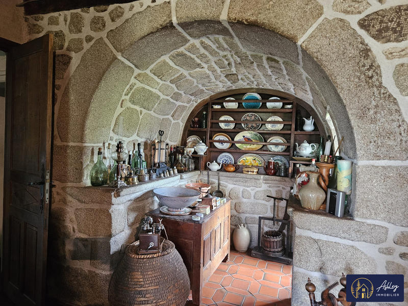 Maison ancienne - 218 m² - 7 pièces