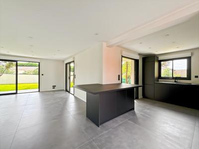 Maison - 153 m² - 5 pièces