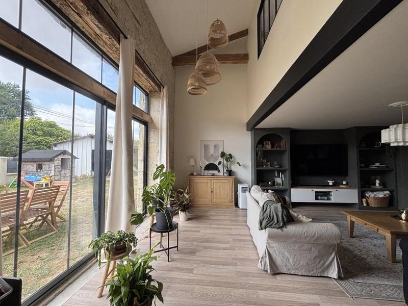 Maison - 180 m² - 5 pièces