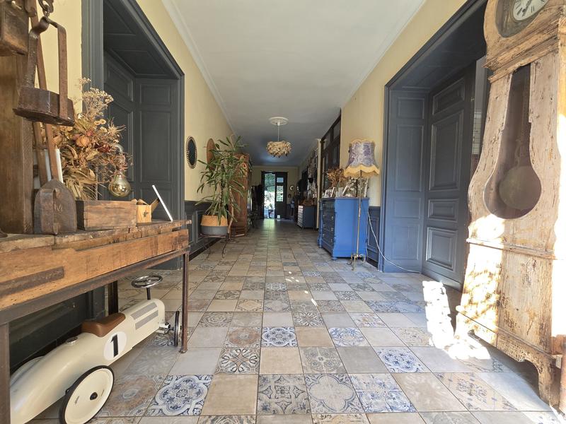 Villa - 330 m² - 8 pièces