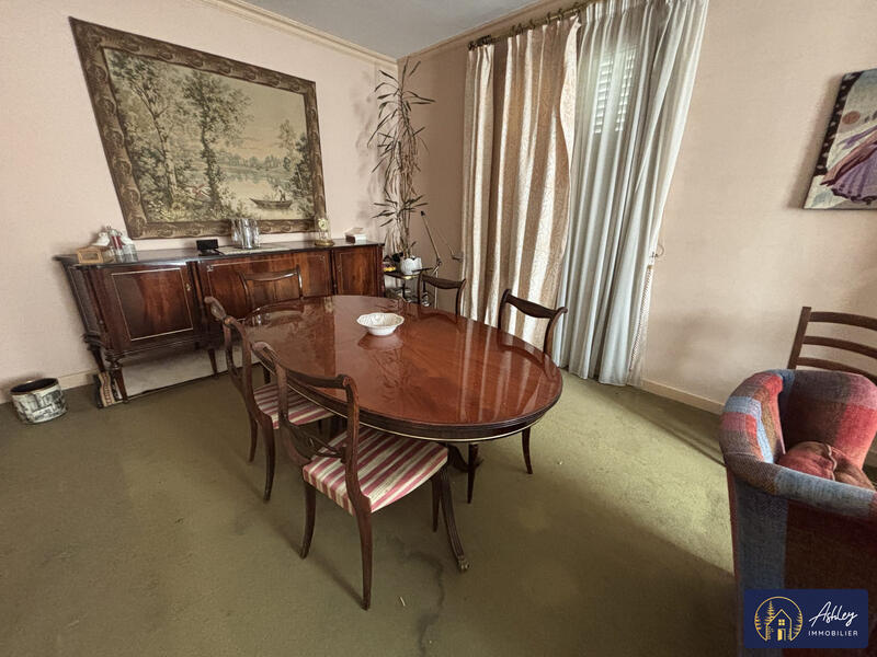 Maison - 197 m² - 8 pièces