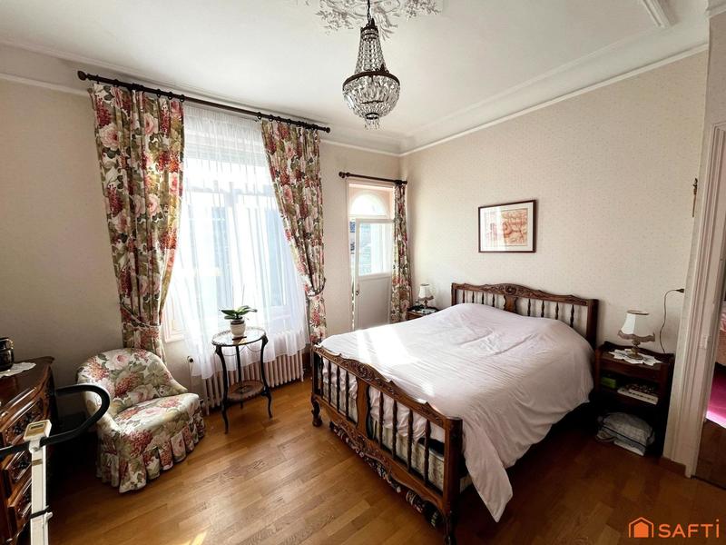 Maison - 159 m² - 8 pièces