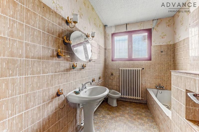 Maison - 195 m² - 8 pièces