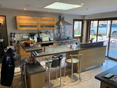 Maison - 260 m² - 8 pièces