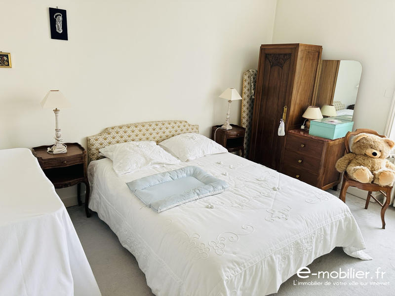 Maison - 215 m² - 8 pièces