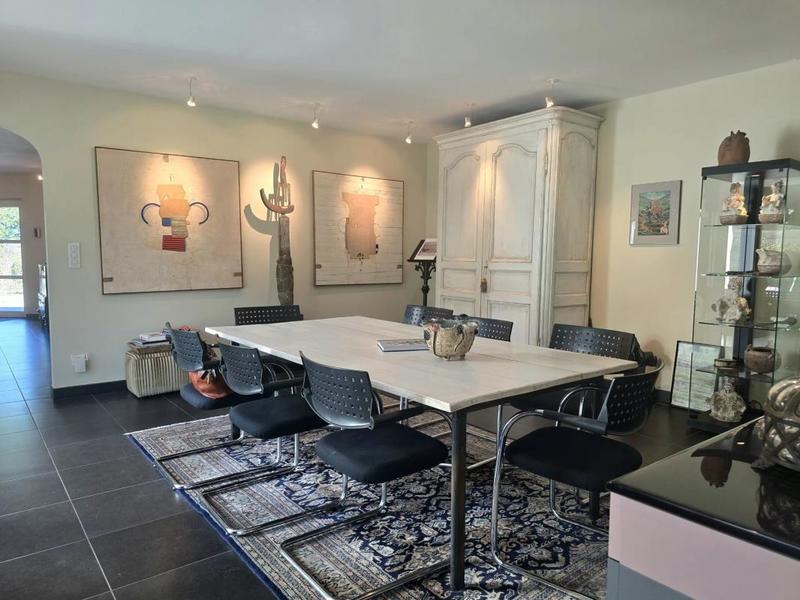 Maison - 305 m² - 9 pièces