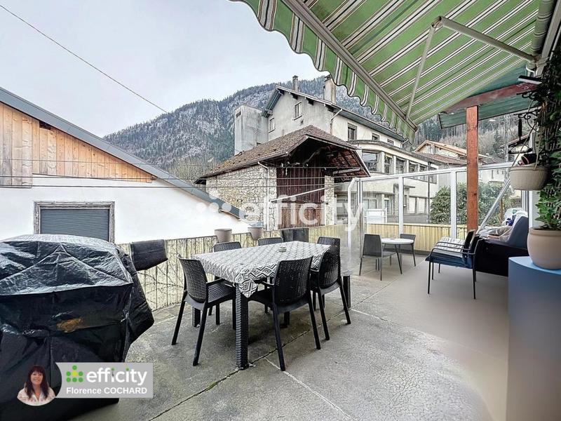 Maison - 408 m² - 13 pièces