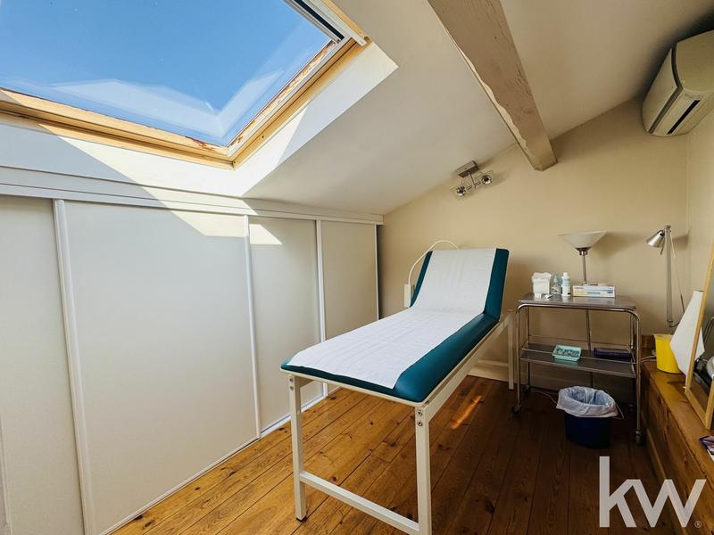 Bureau - 121 m² - 5 pièces