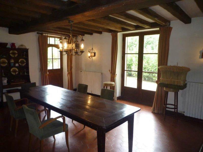 Maison - 300 m² - 8 pièces