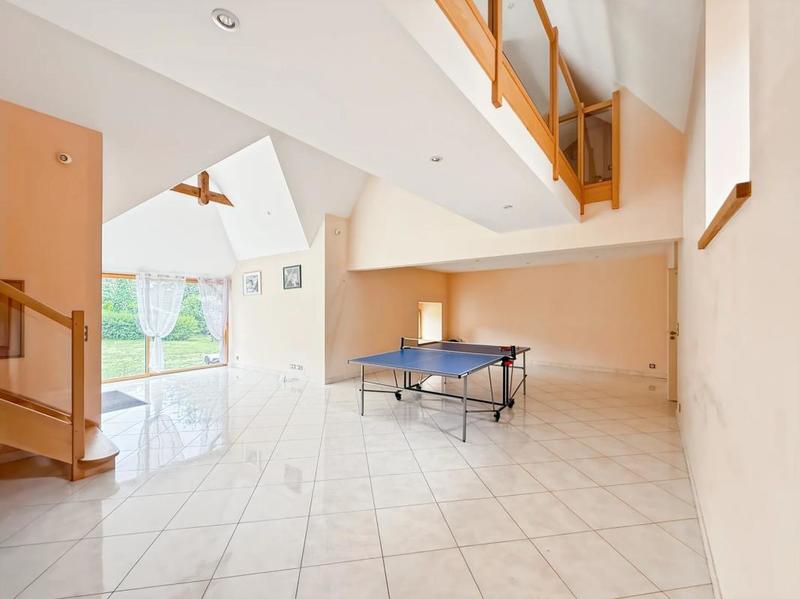 Propriété - 377 m² - 10 pièces