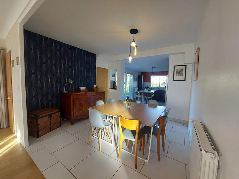 Maison - 137 m² - 6 pièces