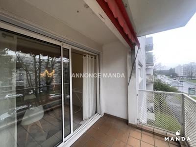 Chambre - 12 m² - 4 pièces