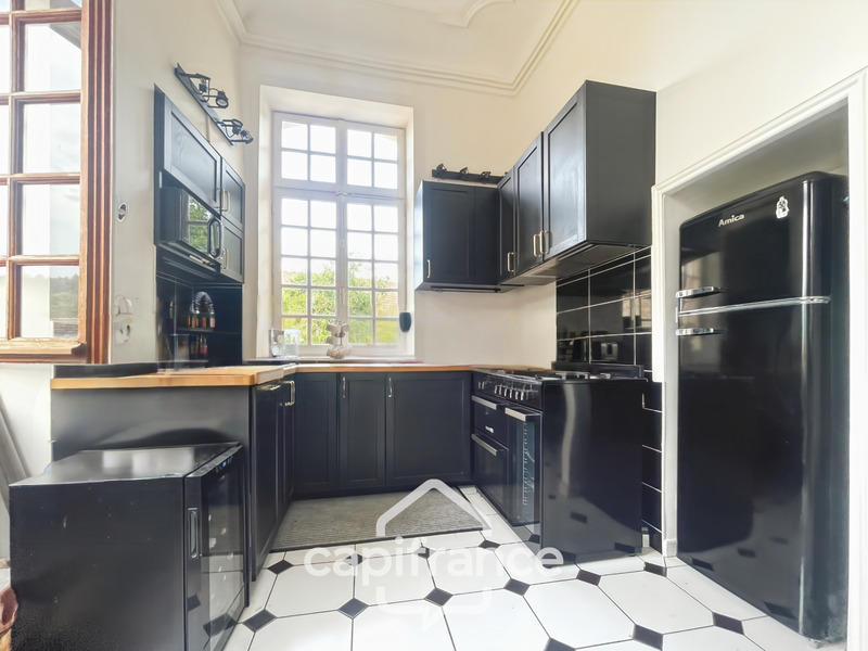 Château - 200 m² - 6 pièces