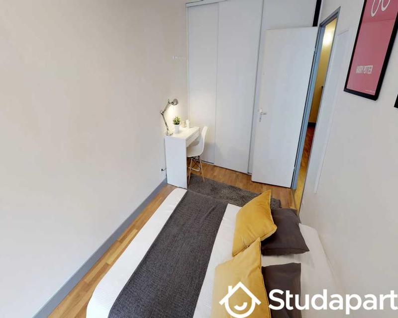 Chambre - 70 m² - 1 pièce