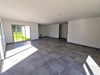 Maison - 136 m² - 6 pièces