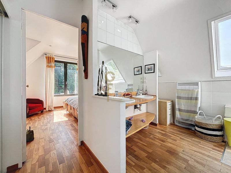 Maison - 312 m² - 9 pièces