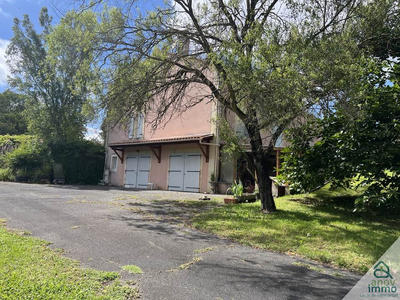 Maison - 270 m² - 8 pièces