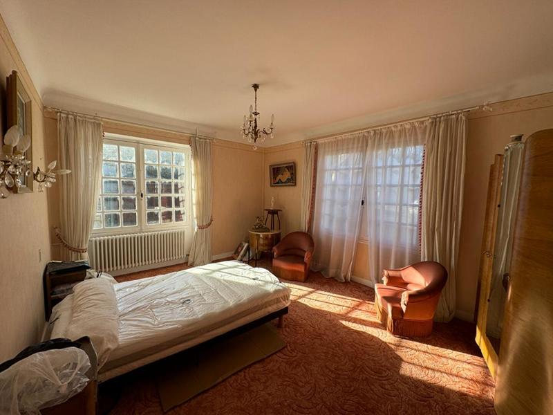 Maison - 264 m² - 9 pièces