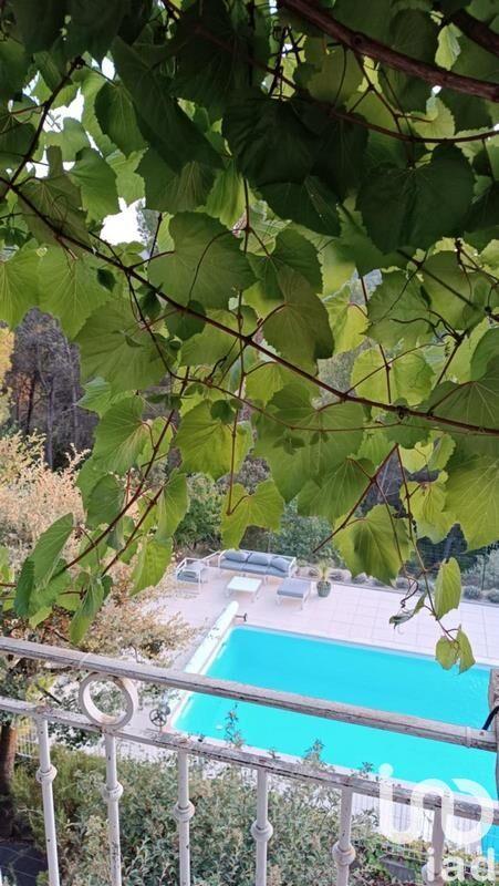 Maison - 237 m² - 7 pièces